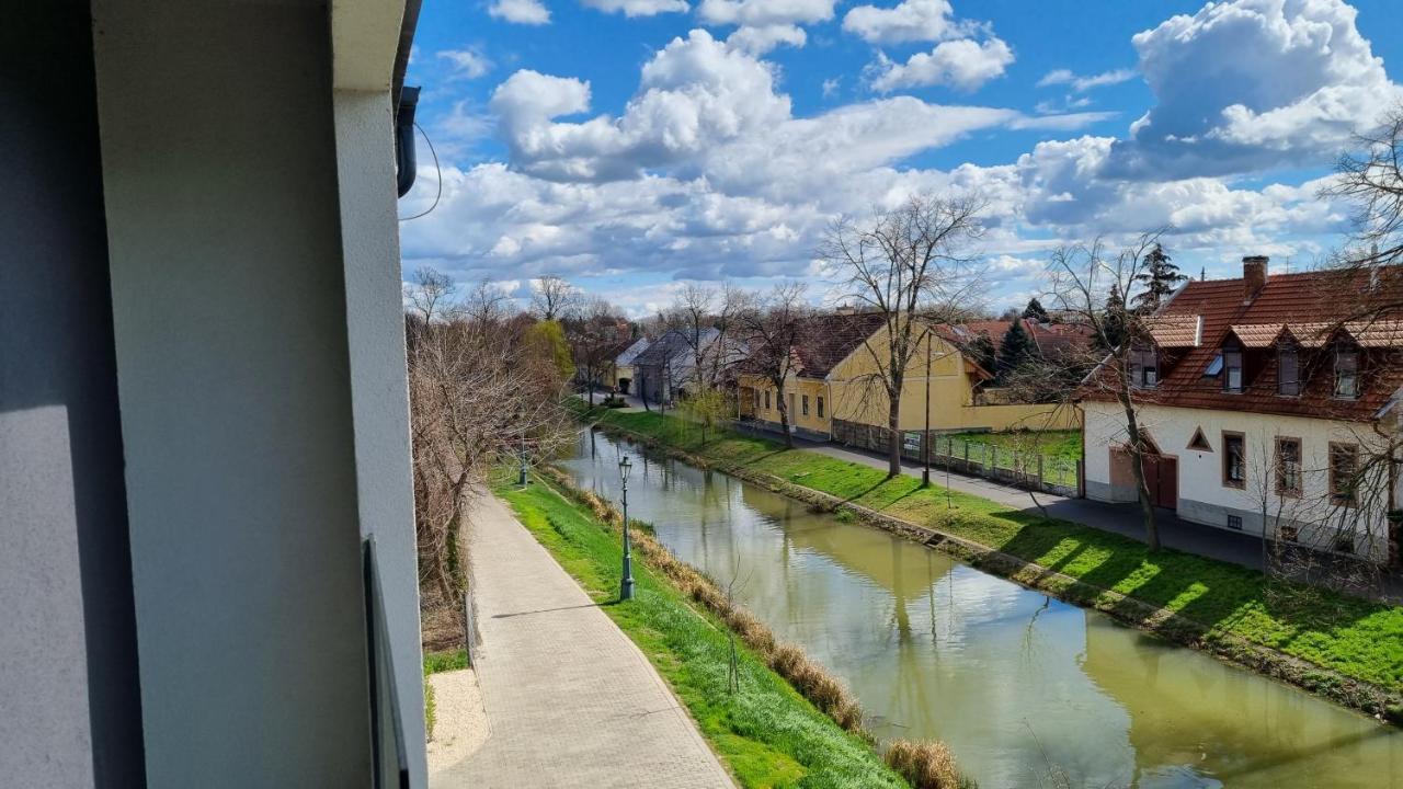 Viktoria Apartman Gyula Luaran gambar