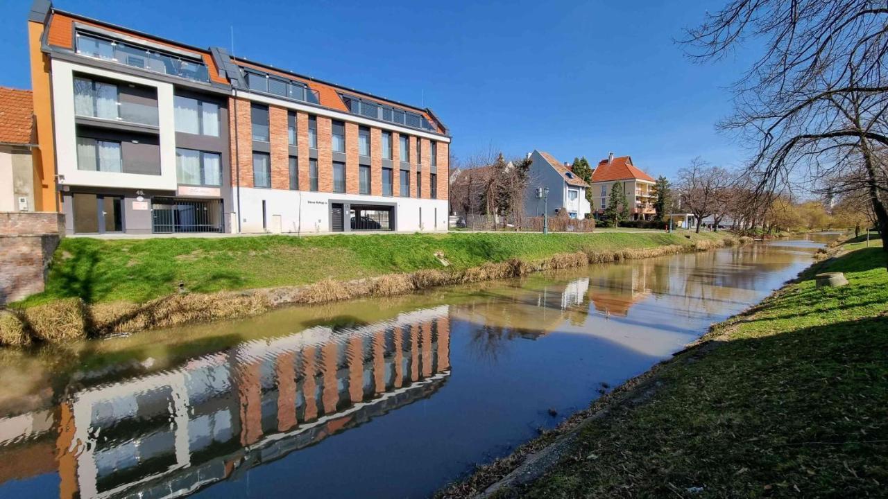 Viktoria Apartman Gyula Luaran gambar